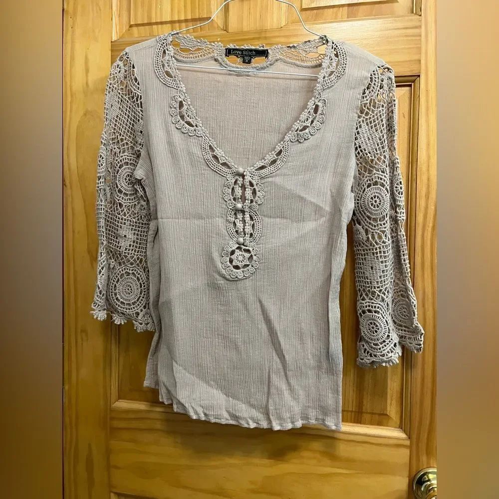 Love Stitch like new beige blouse with crochet sleeves size M